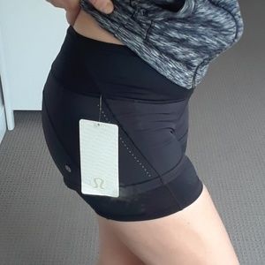 Lululemon black nulux break free short